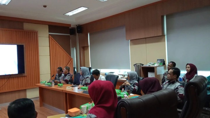 Kamis, 30 Mei 2024, Lurah melakukan presentasi pada kegiatan Lomba Kelutrahan tahun 2024 yang berlangsung di ula rapat Kantor Inspektorat Kota Samarinda. Turut hadir dan mendampingi  Camat Sungai Kunjang, Seklur, Kasie Ekobang, Staf, Ketua LPM, Ketua PKK dan anggota PKK Kel.Karang Anyar