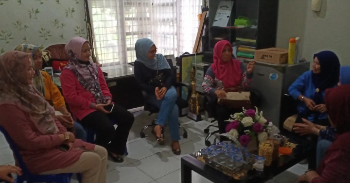 Jumat, 31 May 2024 Kunjungan tim penilai lomba evaluasi perkembangan kelurahan tingkat kota samarinda tahun 2024 di kelurahan karang anyar