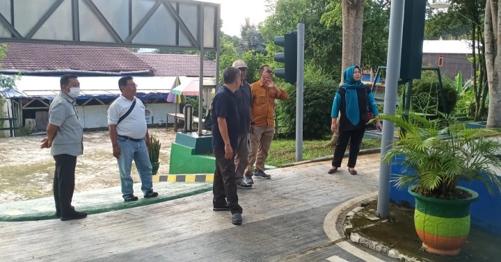 Jumat, 31 May 2024 Kunjungan tim penilai lomba evaluasi perkembangan kelurahan tingkat kota samarinda tahun 2024 di kelurahan karang anyar