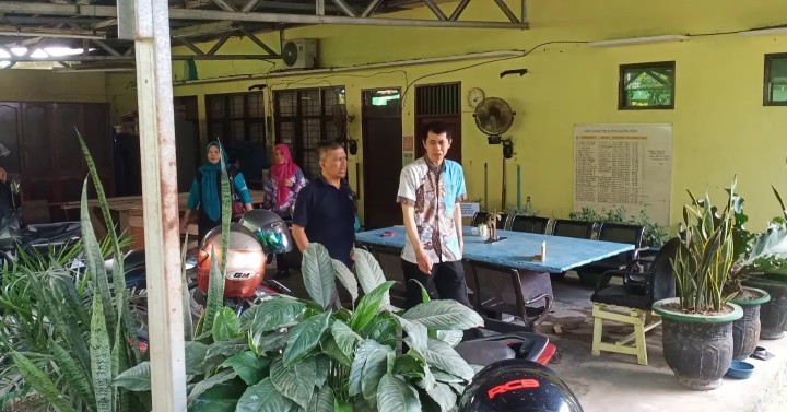 Jumat, 31 May 2024 Kunjungan tim penilai lomba evaluasi perkembangan kelurahan tingkat kota samarinda tahun 2024 di kelurahan karang anyar