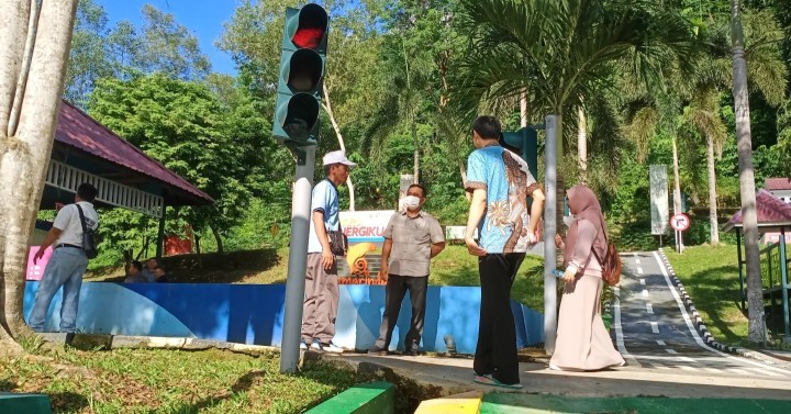 Jumat, 31 May 2024 Kunjungan tim penilai lomba evaluasi perkembangan kelurahan tingkat kota samarinda tahun 2024 di kelurahan karang anyar