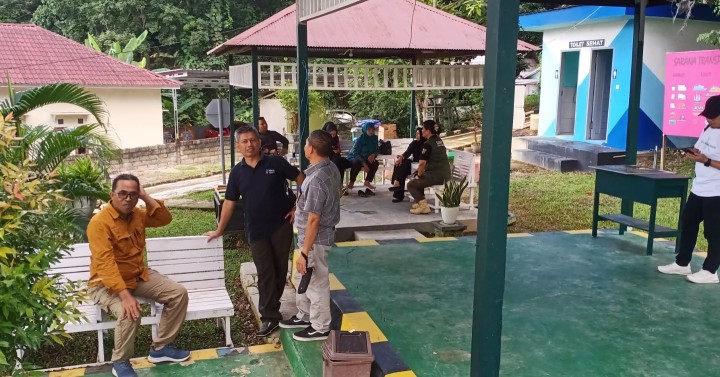 Jumat, 31 May 2024 Kunjungan tim penilai lomba evaluasi perkembangan kelurahan tingkat kota samarinda tahun 2024 di kelurahan karang anyar