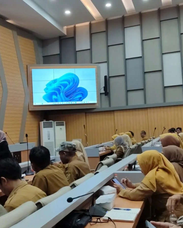 Senin, 03 Juni 2024 Rapat Koordinasi Evaluasi Layanan Informasi Publik "Menuju Indonesia Emas : Transformasi Layanan Informasi Publik Digital dalam Mendukung IKN", Pelaksana Diskominfo, tempat Ruang Mangkupelas Lt. II Balaikota Samarinda yang diikuti Sekretaris Kelurahan