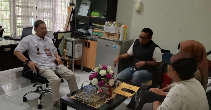 Rabu, 05 Juni 2024 Kunjungan Panwascam Sungai Kunjang dalam rangka bersilaturahmi ke kelurahan karang anyar yang disambut langsung Lurah Karang Anyar
