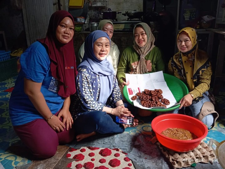 Jumat, 07 Juni 2024, Kunjungan Kasi Ekoban  beserta staf Kel.Karang Anyar ke lokasi UMKM yang berada di wilayah Kelurahan Karang Anyar