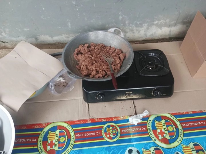 Kamis, 13 Juni 2024 Kunjungan Kasi Ekobang bersama Staf dan anggota PKK kel. Karang anyar pada UMKM pengolahan terasi di RT.22 serta usaha kue kering d RT.23 kelurahan karang anyar