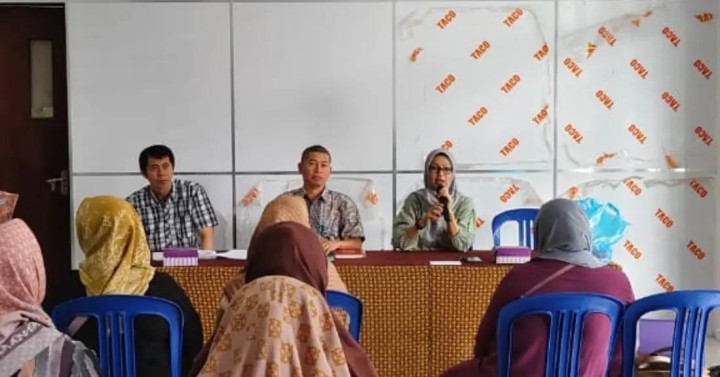 Jumat, 21 Juni 2024 Pertemuan kader Posyandu Kelurahan Karang Anyar yang dipimpin langsung Lurah dengan didampingi Kasi Kesra beserta ketua TP PKK kel. Karang Anyar