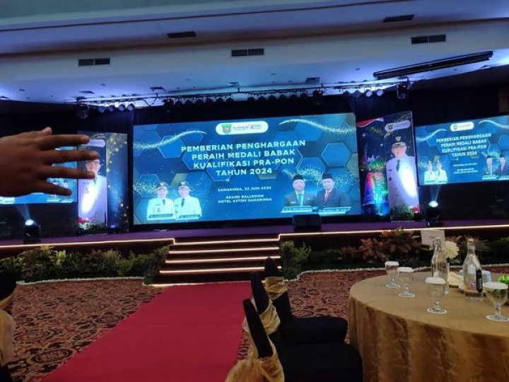 Minggu, 23 Juni 2024  Acara Pemberian Penghargaan Peraih Medali Babak Kualifikasi Pra PON Tahun 2024, Hotel Aston Lt. 17 yang dihadiri Sekretaris Kelurahan Karang Anyar