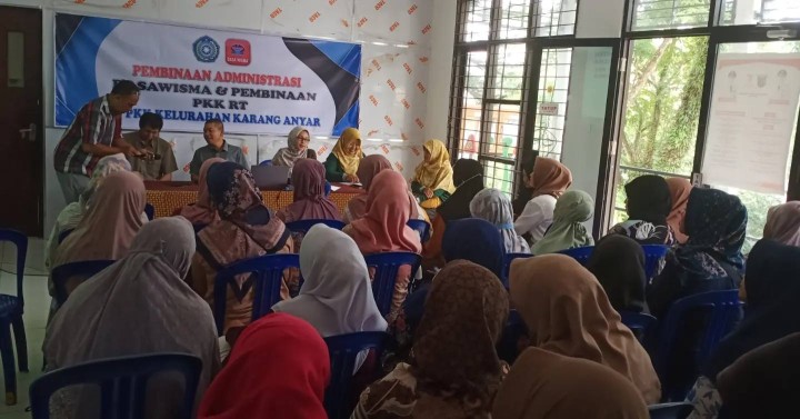 Jumat, 28 Juni 2024 Acara pembinaan Dasawisma dan PKK Karang Anyar di Kantor Kelurahan Karang Anyar
