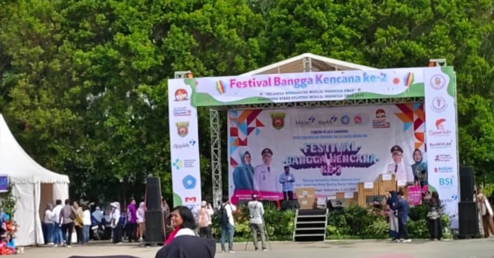 Kamis, 04 Juli 2024 Acara Festival Bangga Kencana ke-2 dalam rangka Hari Keluarga Nasional ke-31 Kota Samarinda tahun 2024 yang diikuti oleh PKK dan Lurah Karang Anyar