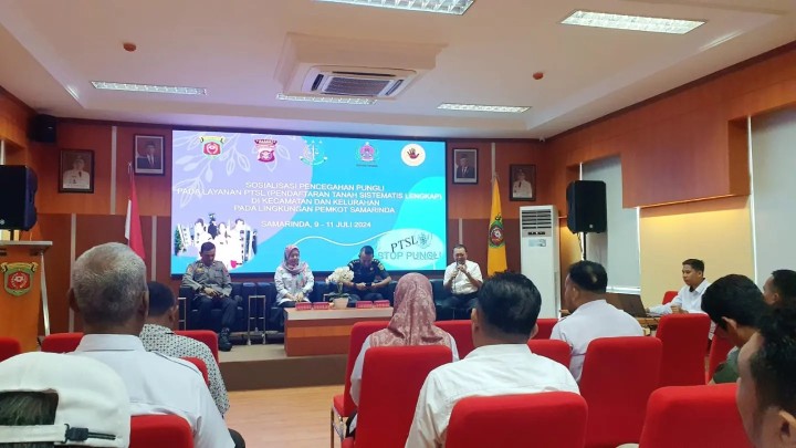 Rabu, 10 Juli 2024 Acara sosialisasi pencegahan pungli pada layanan PTSL (Pendaunftaran Tanah Sistematis Lengkap) di Kecamatan dan Kelurahan pada Lingkungan Pemkot Samarinda di Inspektorat Kota Samarinda dan dihadiri Kasie Pemerintahan, Ketua LPM dan Perwakilan Ketua RT Karang Anyar