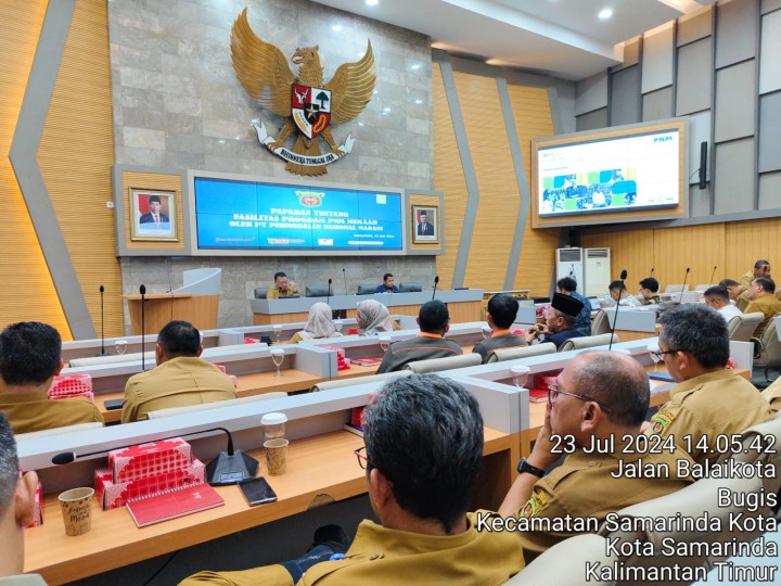 Selasa, 23 Juli 2024 Lurah menghadiri kegiatan Paparan tentang fasilitas penanamn investasi modal di Ruang Rapat Mangkupalas Balaikota Samarinda, Jln. Kesuma Bangsa