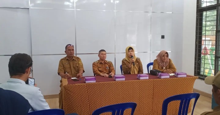 Senin, 22 Juli 2024  Pembinaan Pelayanan Publik oleh Kecamatan Sungai Kunjang di Kantor Kelurahan Karang Anyar