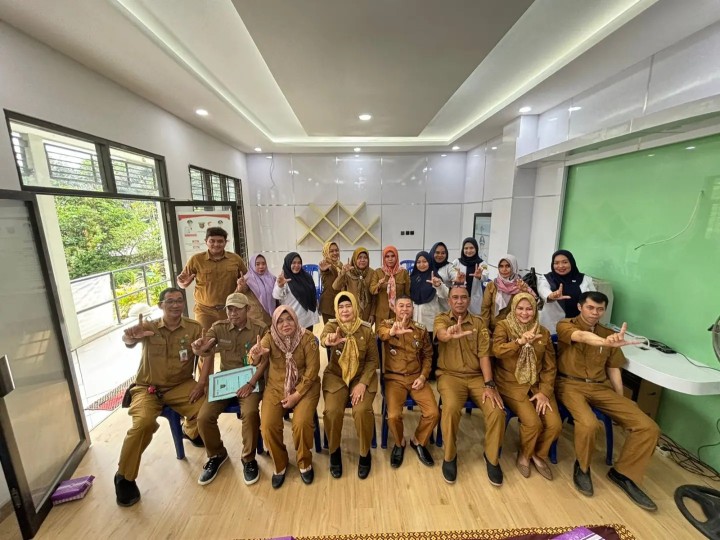 Senin, 22 Juli 2024  Pembinaan Pelayanan Publik oleh Kecamatan Sungai Kunjang di Kantor Kelurahan Karang Anyar
