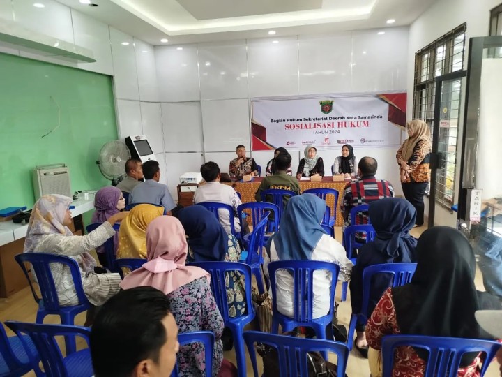 Kamis, 25 Juli 2024  Pelaksanaan Sosialisasi Hukum di Kelurahan Karang Anyar oleh Bagian Hukum Kota Samarinda dengan Narasumber Bu Eka Hurairah (Kemenkumham Kaltim)