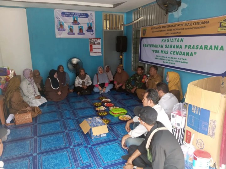Senin, 29 Juli 2024. Acara Serah terima barang pengadaan program sarana dan prasarana kegiatan probebaya tahun 2024 pokmas cendana di Jalan Cendana RT.009  yang dihadiri Sekretaris Kelurahan karang anyar bersama Kasie Ekobang, Pengawas program Probebaya  dan Babinsa kel. Karang anyar