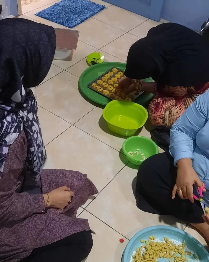 Jumat, 02 Agustus 2024 Kunjungan Kasie Ekobang  dan Staf kel. Karang anyar pada UMKM yang berada di RT 22 kel. karang anyar