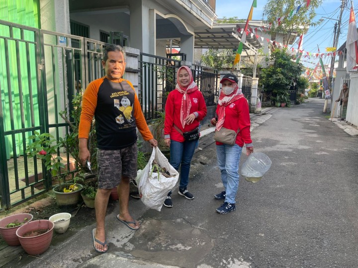 Minggu, 11 Agustus 2024, Lurah bersama seluruh Kasie dan staf melakukan monitoring kegiatan gotong royong di seluruh wilayah Kelurahan Karang Anyar pada jam 08.00 sampai selesai.