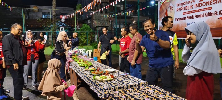 Minggu, 18 Agustus 2024 Lurah menghadiri kegiatan lomba-lomba agustusan yang diadakan di RT.002 Jalan MT. Haryono Komp.PEMDA