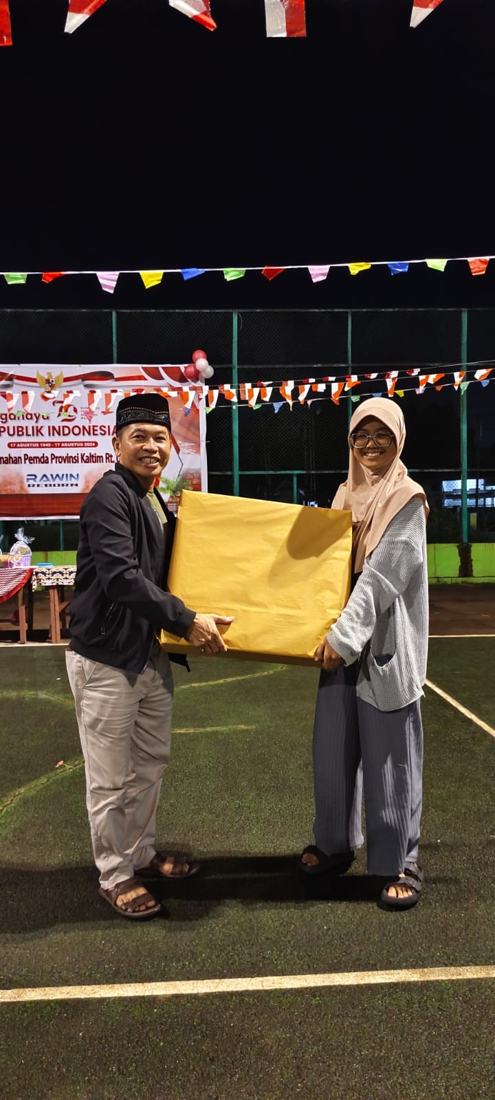 Minggu, 18 Agustus 2024 Lurah menghadiri kegiatan lomba-lomba agustusan yang diadakan di RT.002 Jalan MT. Haryono Komp.PEMDA