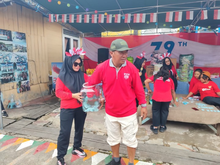 Minggu, 25 Agustus 2024, Lurah bersama Seklur dan staf menghadiri kegiatan jalan santai dalam rangka perayaan HUT Kemerdekaan RI di wilayah RT.022, 023 & 032 pada jam 07.30 Wita s/d selesai.