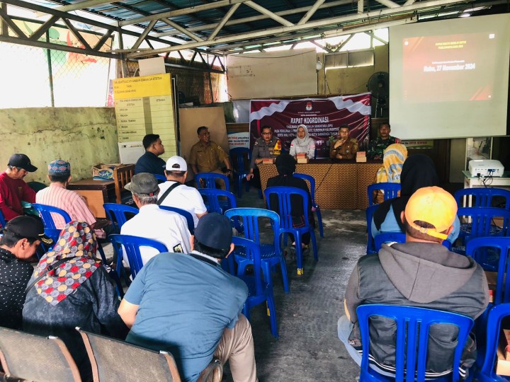 Selasa, 27 Agustus 2024, Lurah menghadiri kegiatan Rakor Finalisasi DPS Pra Pleno DPSHP di PPS Karang Anyar pada jam 10.00 Wita