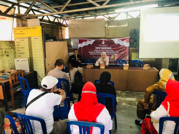 Selasa, 27 Agustus 2024, Lurah menghadiri kegiatan Rakor Finalisasi DPS Pra Pleno DPSHP di PPS Karang Anyar pada jam 10.00 Wita