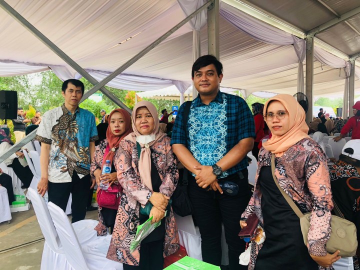 Jumat, 30 Agustus 2024, Lurah bersama seluruh staf menghadiri dan mengikuti kegiatan pembersian secara simbolis kegiatan-kegiatan Probebaya tahun 2024 se Kecamatan Sungai Kunjang di Taman Olah Bebaya pada jam 15.00 Wita