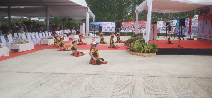 Jumat, 30 Agustus 2024, Lurah bersama seluruh staf menghadiri dan mengikuti kegiatan pembersian secara simbolis kegiatan-kegiatan Probebaya tahun 2024 se Kecamatan Sungai Kunjang di Taman Olah Bebaya pada jam 15.00 Wita