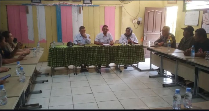 Rabu, 04 September 2024, Lurah bersama Babinkamtibmas mengikuti kegiatan mediasi yang terjadi di SDN 008 Jalan Ulin Samarinda.
