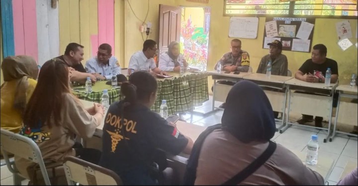 Rabu, 04 September 2024, Lurah bersama Babinkamtibmas mengikuti kegiatan mediasi yang terjadi di SDN 008 Jalan Ulin Samarinda.