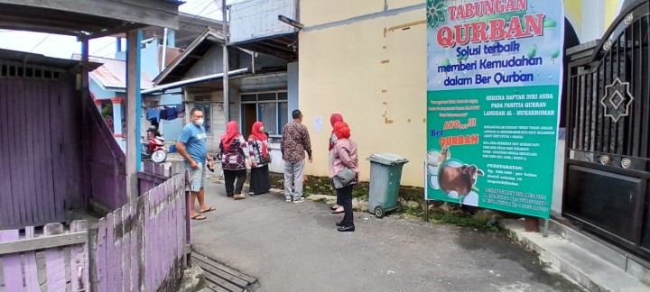 Kamis, 05 September 2024, Kasie Pemerintahan bersama Staf melakukan kunjungan ke Langgar Almukarrohmah untuk meninjau persiapan acara pemilihan Ketua RT.009 di Jalan Cendana Gang 8.