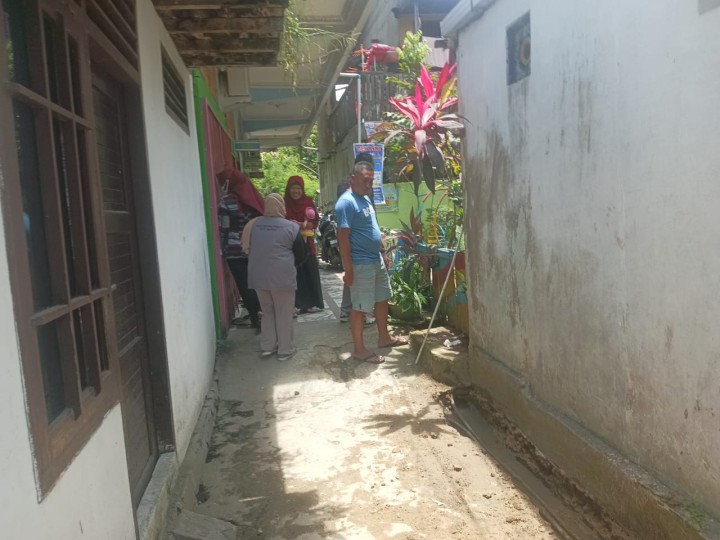Kamis, 05 September 2024, Seklur bersama Kasie Ekobang, staf, Pengawas Kegiatan Probebaya dan ditemani para pengurus Pokmas Meranti dan Cendana melakukan pengecekan Kegiatan Probebaya bidang Sapras di RT.003, 009, 010, 025, 032 Karang Anyar.