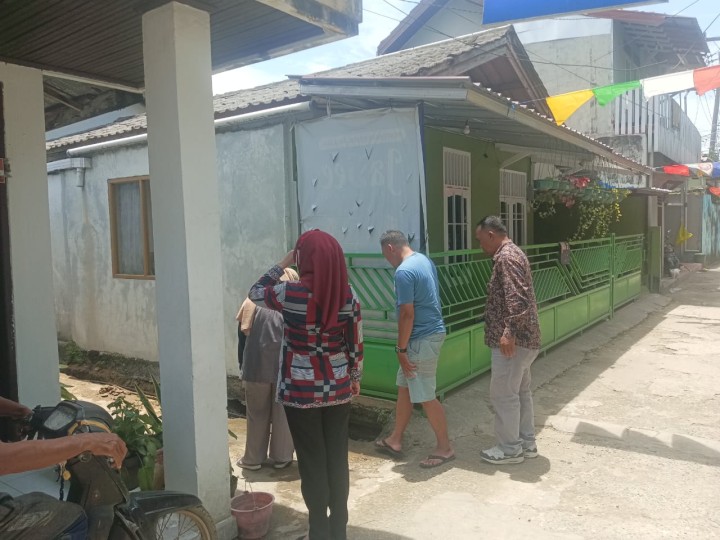 Kamis, 05 September 2024, Seklur bersama Kasie Ekobang, staf, Pengawas Kegiatan Probebaya dan ditemani para pengurus Pokmas Meranti dan Cendana melakukan pengecekan Kegiatan Probebaya bidang Sapras di RT.003, 009, 010, 025, 032 Karang Anyar.