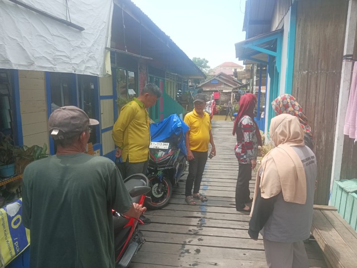 Kamis, 05 September 2024, Seklur bersama Kasie Ekobang, staf, Pengawas Kegiatan Probebaya dan ditemani para pengurus Pokmas Meranti dan Cendana melakukan pengecekan Kegiatan Probebaya bidang Sapras di RT.003, 009, 010, 025, 032 Karang Anyar.
