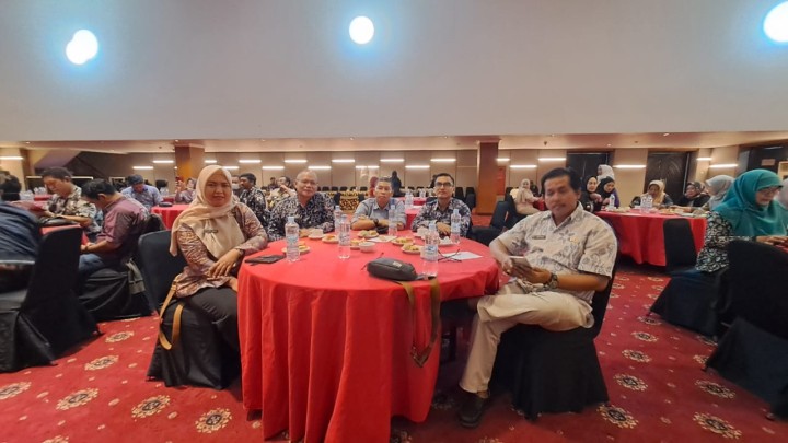 Jumat, 06 September 2024, Lurah menghadiri kegiatan Rakor Camat dan Lurah dalam rangka persiapan Pilkada 2024