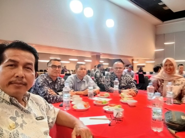 Jumat, 06 September 2024, Lurah menghadiri kegiatan Rakor Camat dan Lurah dalam rangka persiapan Pilkada 2024