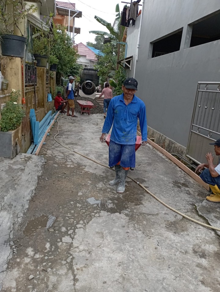 Sabtu, 07 September 2024 pokmas cendana kegiatan infrastrukur  pengecoran jalan di RT  03 kelurahan karang anyar sebesar Rp36.000.000