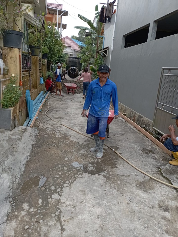 Sabtu, 07 September 2024 pokmas cendana kegiatan infrastrukur  pengecoran jalan di RT  03 kelurahan karang anyar sebesar Rp36.000.000