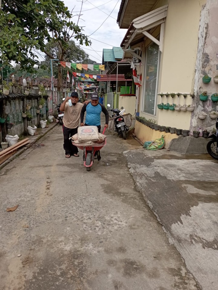 Sabtu, 07 September 2024 pokmas cendana kegiatan infrastrukur  pengecoran jalan di RT  03 kelurahan karang anyar sebesar Rp36.000.000
