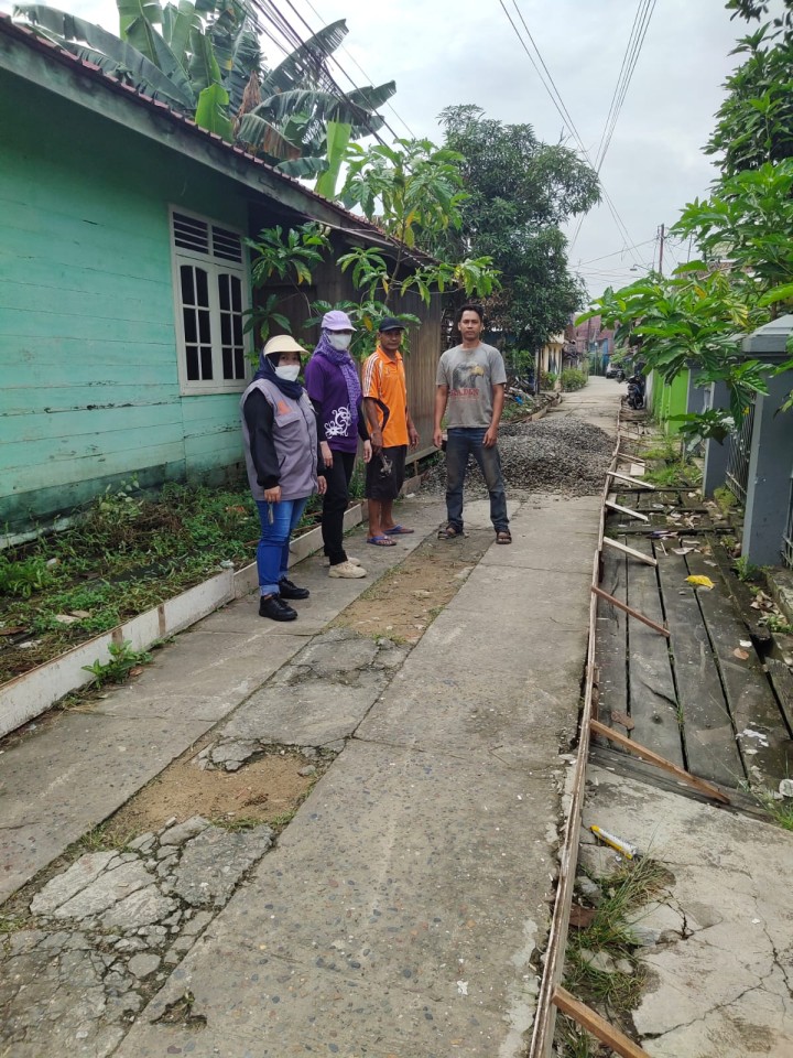 Minggu, 08 September 2024 Pokmas Cendana kegiatan infrastrukur pengecoran jalan di RT.029 Jalan Ulin berupa pembuatan tutup Drainase dan Semenisasi Jalan dengan total dana probebaya sebesar Rp39.050.000.