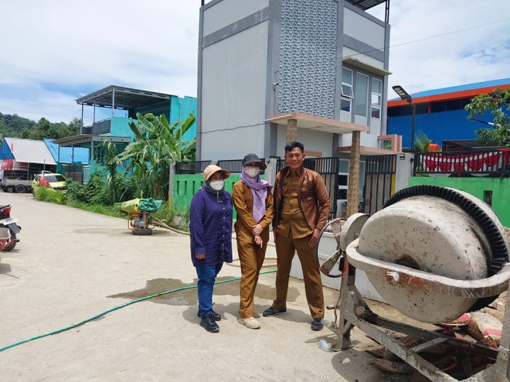 Selasa, 10 September 2024 Kasie Ekobang dan Pengawas Kegiatan Probebaya Karang Anyar melakukan monitoring kegiatan Probebaya bidang Infrastruktur terkait semenisasi dan perbaikan jalan di RT.028, 032, 034 Karang Anyar