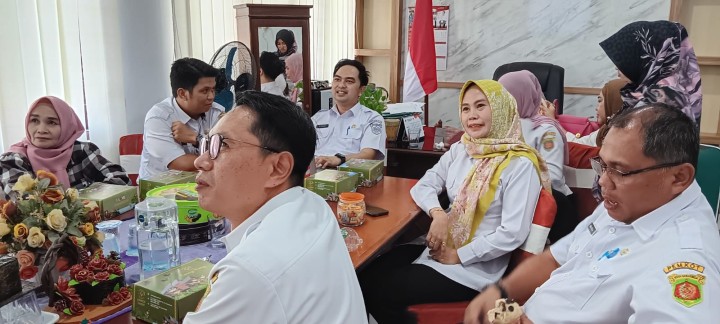 Rabu, 11 September 2024 Kasie Ekobang dan Kasie Kesra mengikuti kegiatan Rapat Koordinasi dengan bidang Keuangan Kecamatan Sungai Kunjang di Ruang Rapat Kecamatan