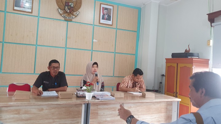 Jumat, 20 September 2024, Lurah bersama Kasie Pemerintahan dan staf mengikuti Rakor Kinerja Pemerintahan Umum se Kecamatan Sungai Kunjang di R aung Rapat Kecamatan Sungai Kunjang