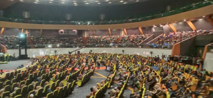 Sabtu, 21 September 2024, Lurah bersama para Kasie dan 38 RT Se Karang Anyar menghadiri kegiatan Probebaya Award 2024 di Convention Hall Sempaja, Samarinda.