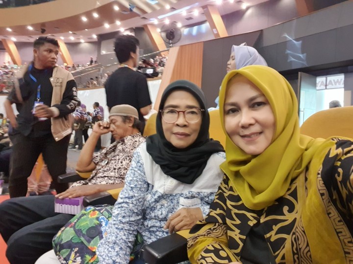 Sabtu, 21 September 2024, Lurah bersama para Kasie dan 38 RT Se Karang Anyar menghadiri kegiatan Probebaya Award 2024 di Convention Hall Sempaja, Samarinda.