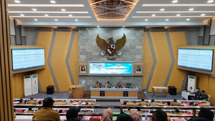 Senin, 23 September 2024, Lurah menghadiri Rakor bersama Wali Kota Samarinda di Balaikota Samarinda