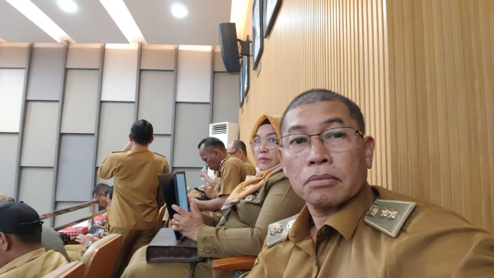 Senin, 23 September 2024, Lurah menghadiri Rakor bersama Wali Kota Samarinda di Balaikota Samarinda