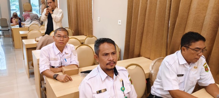 Rabu, 25 September 2024 Lurah menghadiri Sosialisasi pengembangan potensi Desa/kel Wisata di Ruang Rapat Utama Disporapar Kota Samarinda