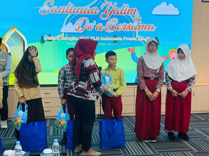 Kamis, 03 Oktober 2024, Staf Kesra mewakili Lurah menghadiri kegiatan Doa bersama anak yatim dalam rangka HUT PLN di Kantor PLN UPB Mahakam, Jln. Ulin, Samarinda